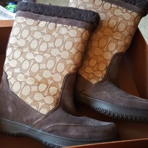 Authentic brown signature coach boots size 9.5